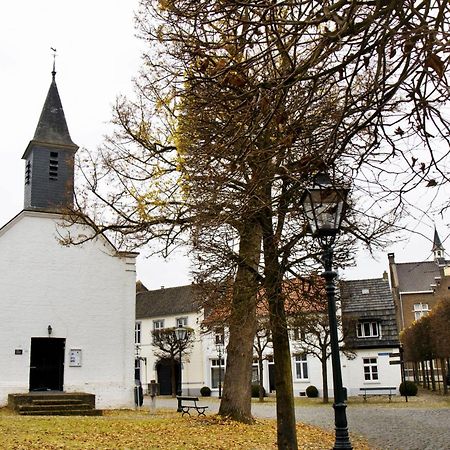 Het Gildehuis Met Sauna En Jacuzzi Stevensweert Kültér fotó