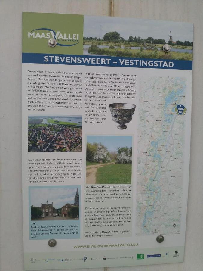 Het Gildehuis Met Sauna En Jacuzzi Stevensweert Kültér fotó