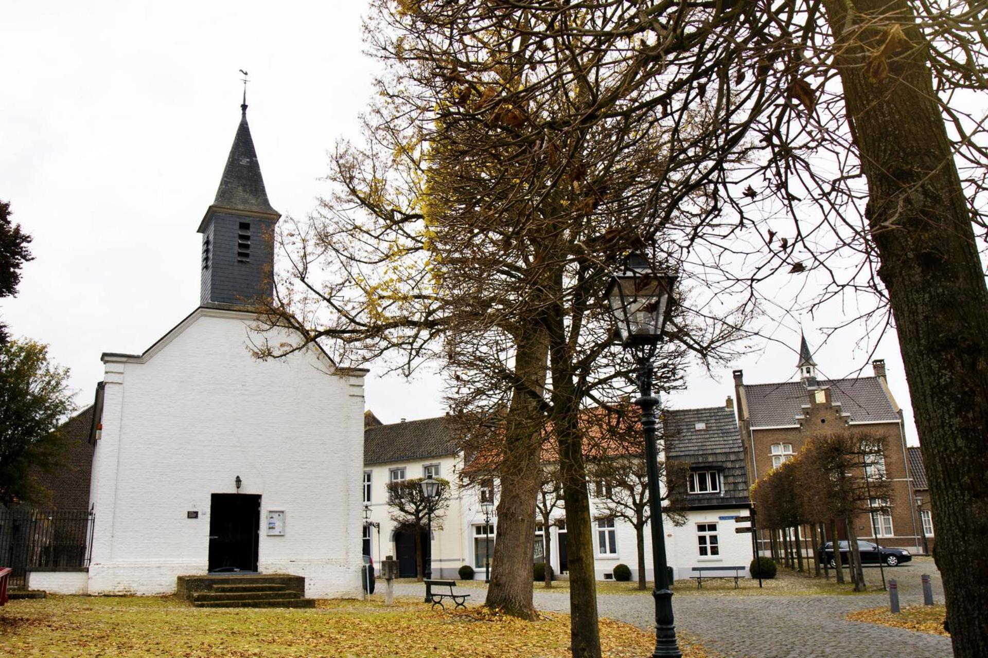 Het Gildehuis Met Sauna En Jacuzzi Stevensweert Kültér fotó