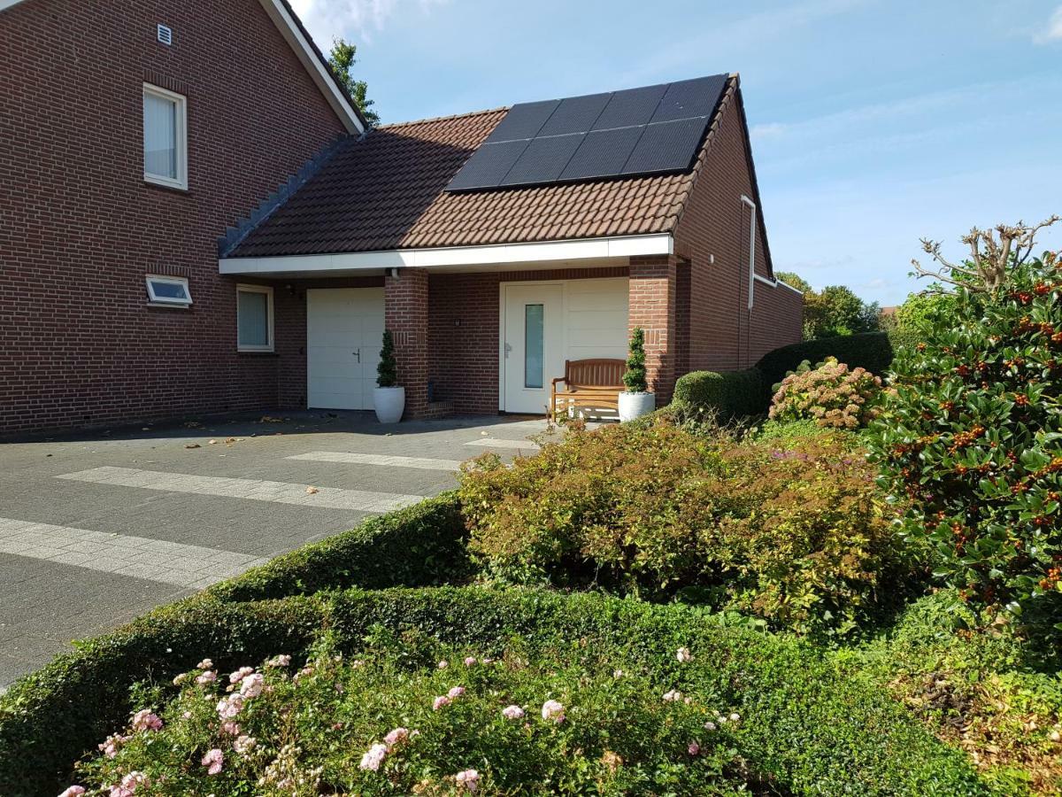 Het Gildehuis Met Sauna En Jacuzzi Stevensweert Kültér fotó